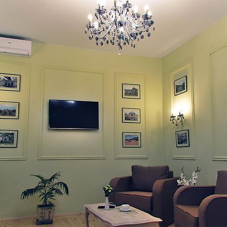 Classic Apartment On Zhukovskoho Odessza Kültér fotó